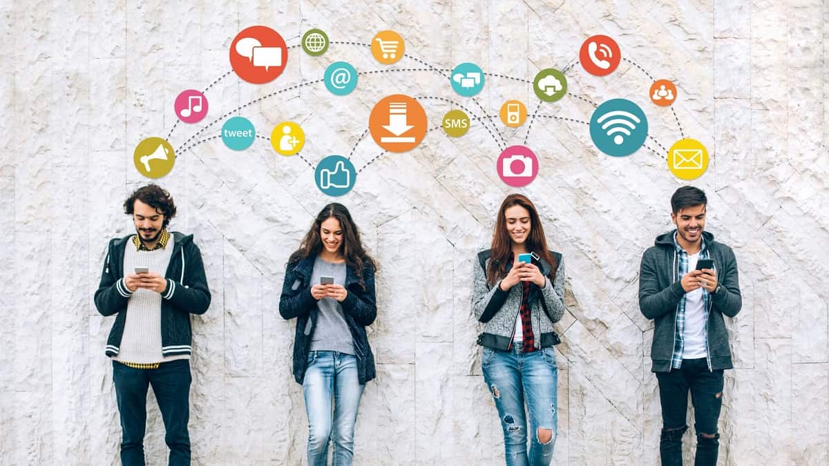 spy-on-social-networks